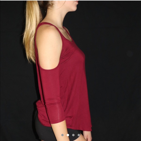 Open shoulder top from Full Tilt - Picture 2 of 4